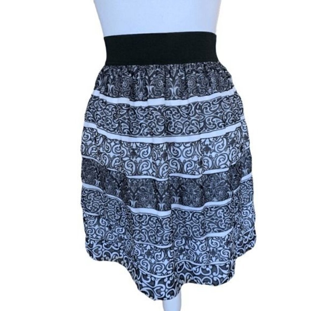White House Black Market Skirt Size XXS Tiered Ruffle Black White Elastic Waist - Picture 3 of 11
